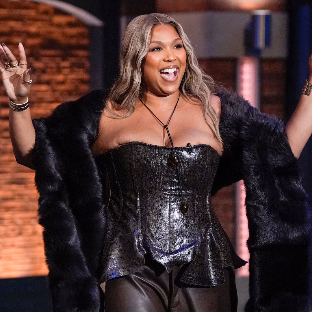 Lizzo Addresses Rumor She "Talked S–t" About Taylor Swift