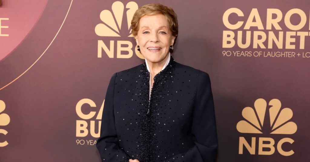 Julie Andrews Makes Rare Appearance at Parkinson’s Event