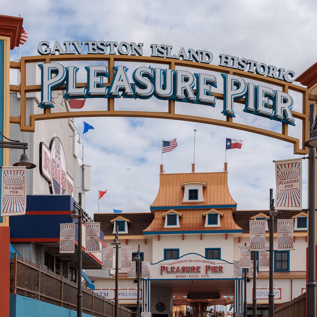 8 Rescued After Texas Roller Coaster Mishap, Iron Shark Malfunction