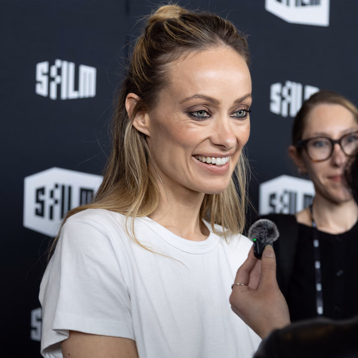 Olivia Wilde Reacts to Photo Looking “Sick,” Like “Dead Body” on Red Carpet