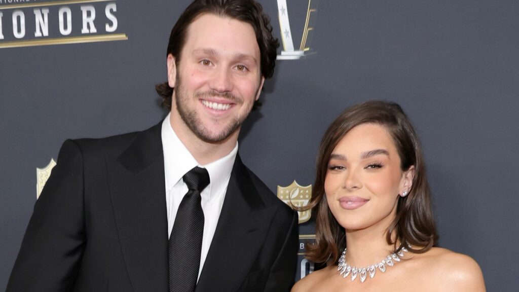 Hailee Steinfeld Reveals Her & Josh Allen’s Daughter’s Name in Latest ‘Beau Society’ Newsletter! – Just Jared – Celebrity News and Gossip