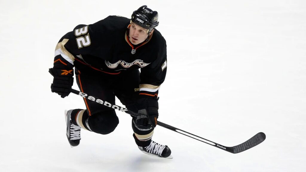 Former NHL Player Kyle Calder Dies at 47 – Just Jared – Celebrity News and Gossip
