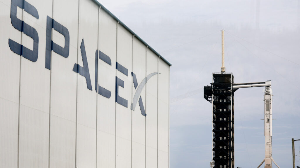 Former SpaceX Welder’s $10,000 Equity Grant is Now Worth Nearly $900,000 Ahead of IPO – Just Jared – Celebrity News and Gossip