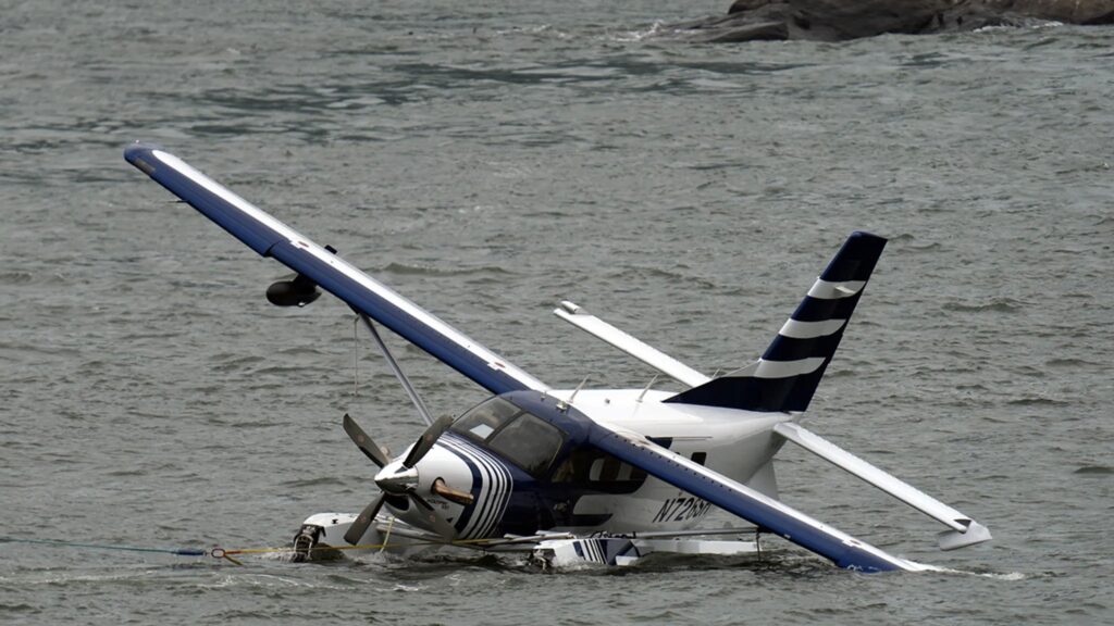 Seaplane Carrying 8 People Crashes Into New York City’s East River