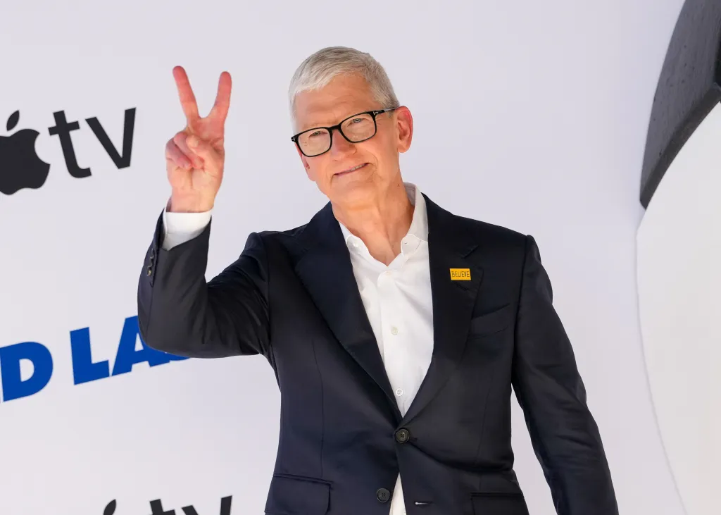 Tim Cook’s Swan Song At Apple Sees Quarterly IPhone Sales Surge; Highflying Stock Dip