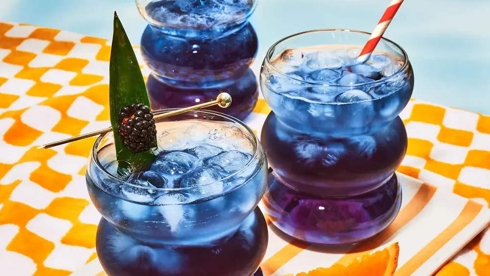 Smith Teamaker Blackberry Jasmine Iced Tea Changes Color