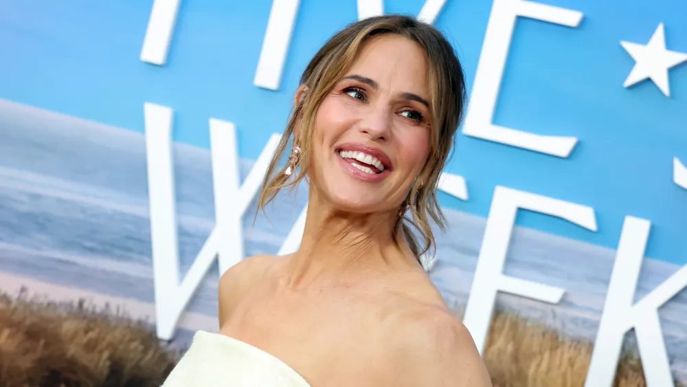 Jennifer Garner Rails Against Paparazzi Who ‘Knocked Over’ Kids