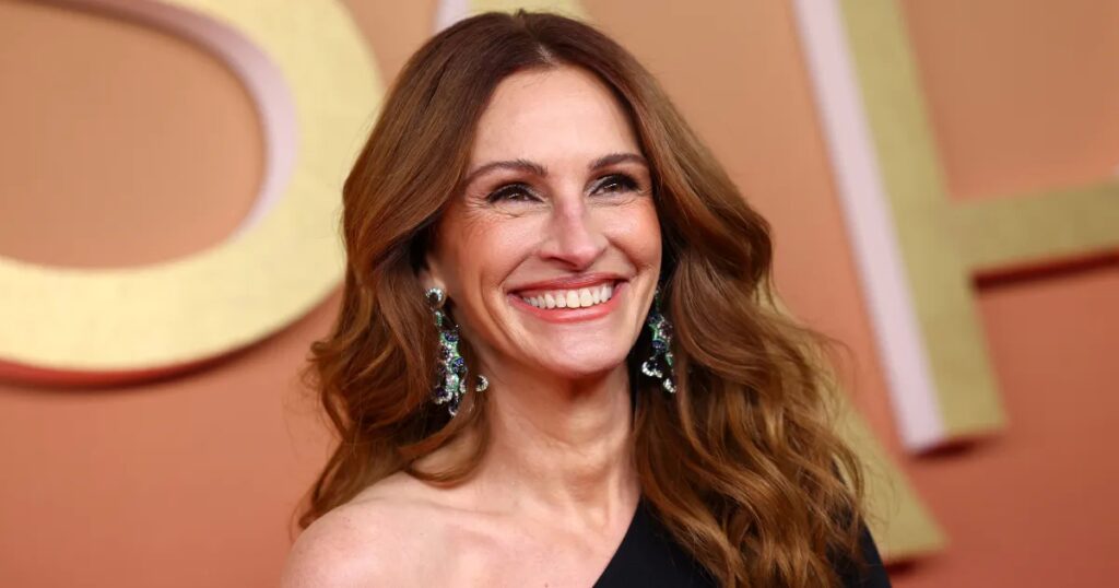 Julia Roberts’ $30 Amazon Tumbler Keeps Drinks ‘Cold All Day’