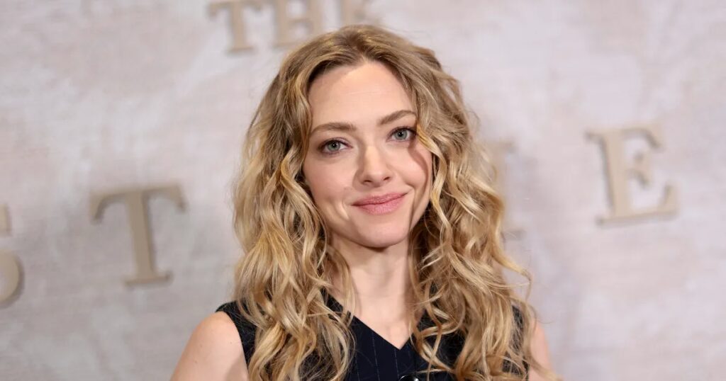 Amanda Seyfried Uses This $35 Owala Water Bottle on Amazon