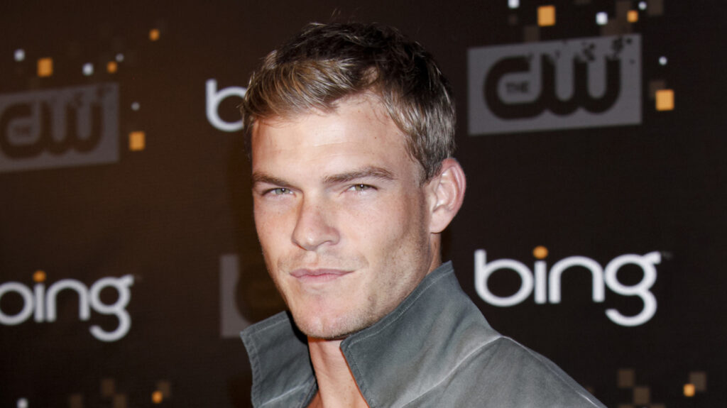 Why Reacher’s Alan Ritchson Wasn’t In The Aquaman Pilot After Smallville
