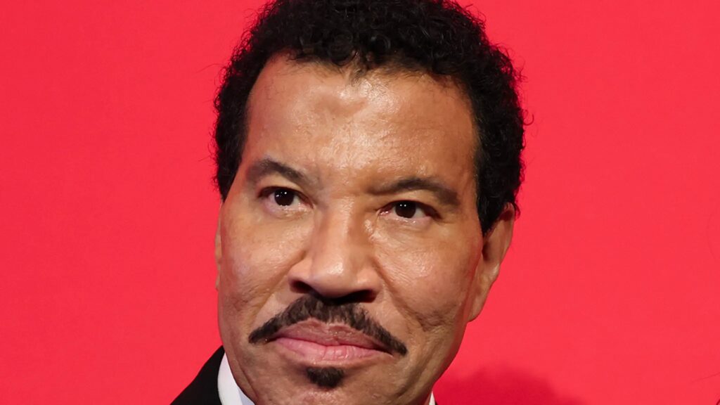 Lionel Richie Headed Back Home After 3-Day Hospital Stint