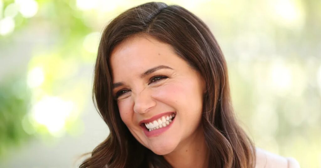 Katie Holmes’ Waist-Slimming Trouser Jeans Are an Over-40 Must