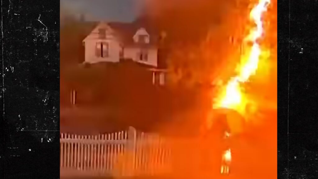 NYC Man Cheats Death After Getting Struck by Lightning: Video