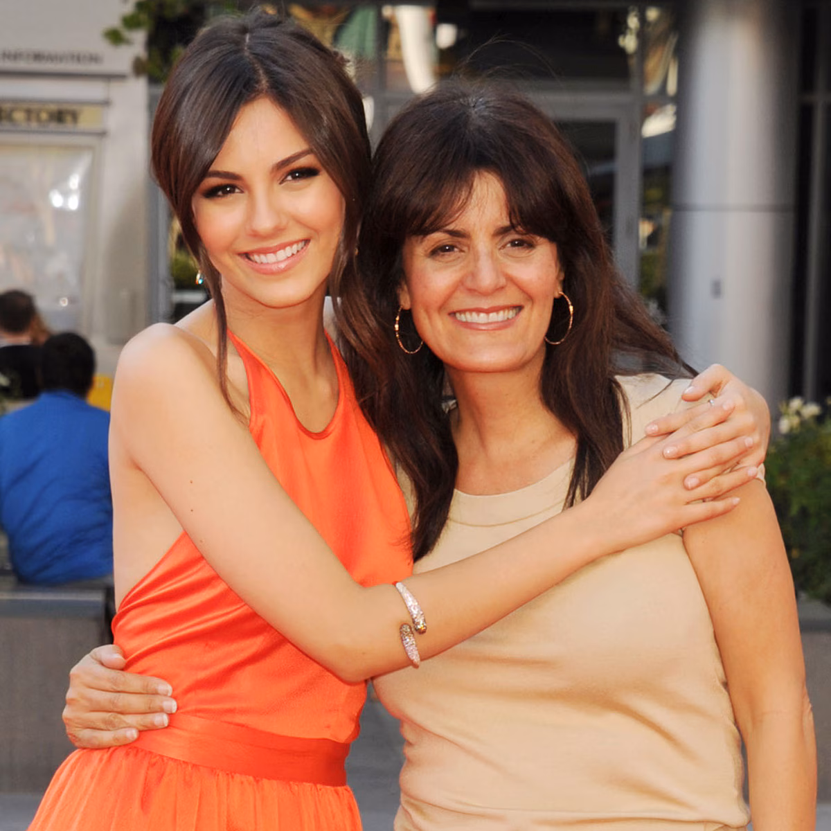 Victoria Justice’s Mom Recovering After Suffering “Serious Health Scare”